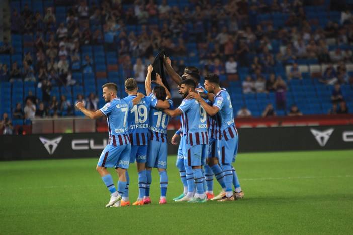 Trabzonspor’un eski futbolcusundan flaş sözler! “Şampiyon olmak istiyorlarsa…” 1